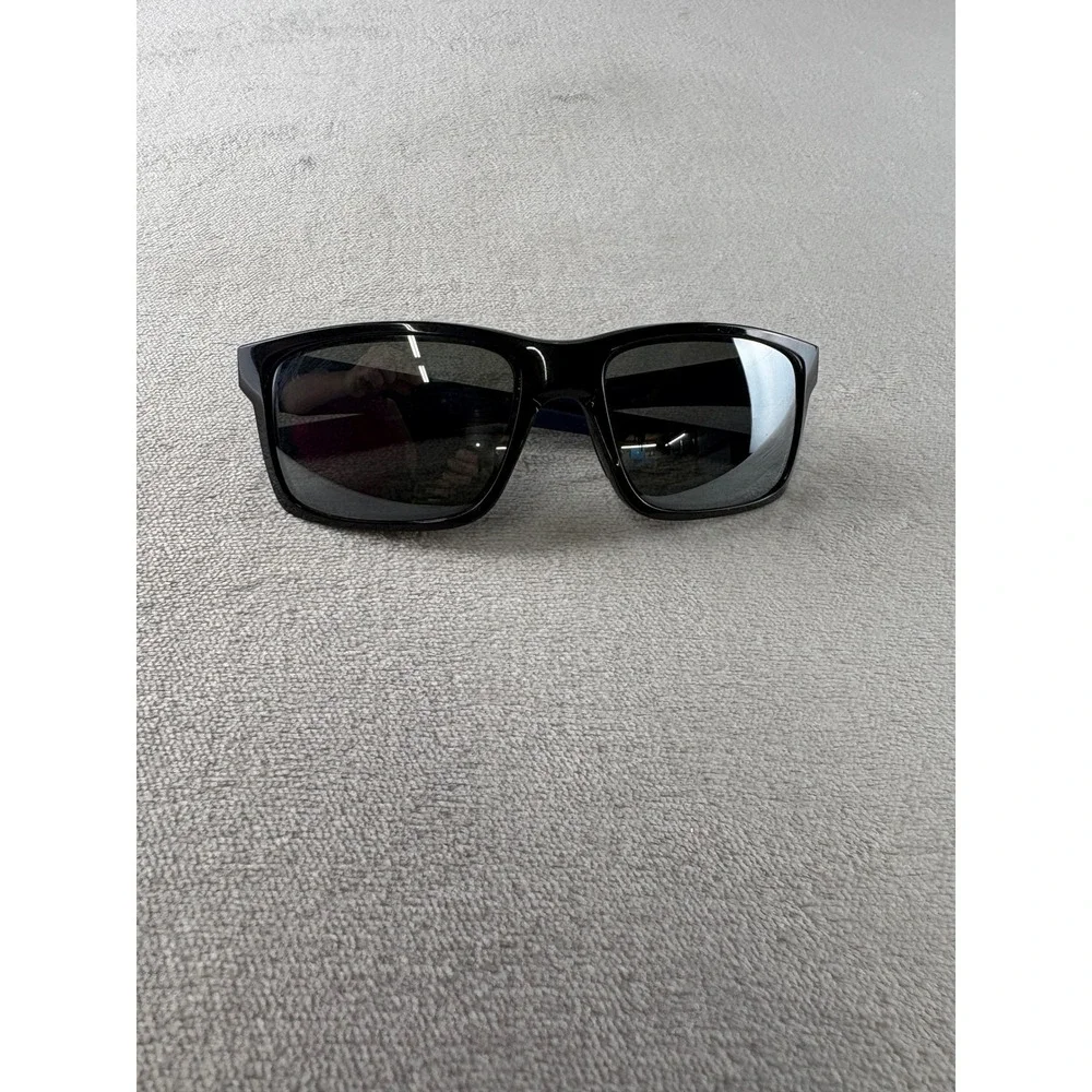 Oakley Mainlink Sunglasses Polished Black Navy Blue Frames OO9264-18 57mm Mens